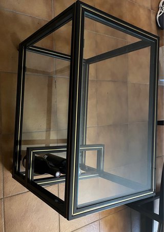 Mueble bar cristal y metal negro
