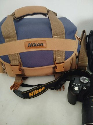 Cámara Nikon D3000 + Accesorios