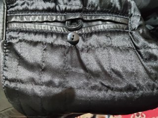 Chaqueta Hark Negra con Cuello de Borrego
