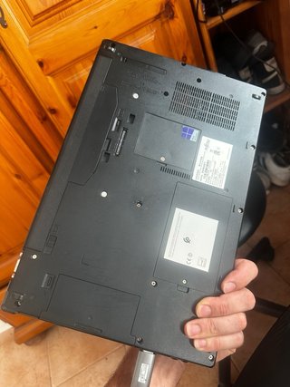 Notebook Fujitsu, 15" i5 250 ssd 8ram