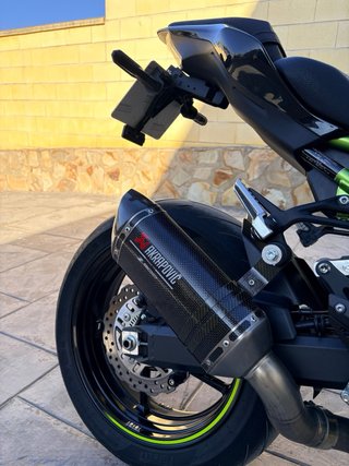 Kawasaki Z900 2020 Negra, verde y blanca