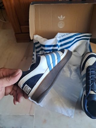 Tenis Adidas x Bad Bunny Azul Blanco