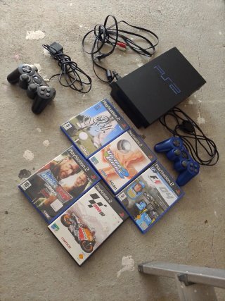 Consola PlayStation 2 + 5 Juegos