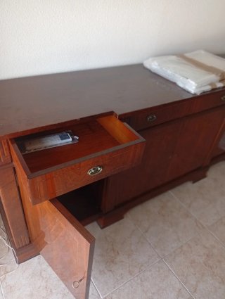 Aparador de madera para salón.
