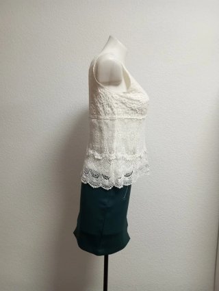Conjunto Top Encaje Blanco y Falda Verde
