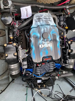 Embarcación Sea Ray. Motor Mercruiser 350 180 hora