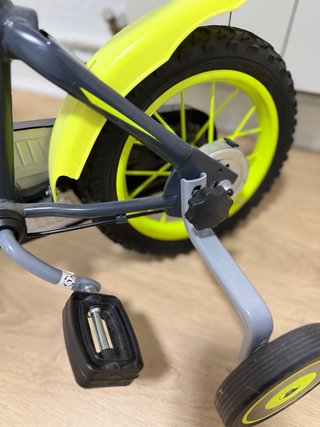 Bicicleta infantil gris y verde 14 pulgadas