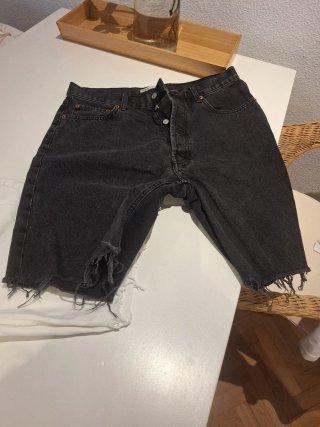 Pack 2 bermudas vaqueros y 1 camiseta blanca. ZARA