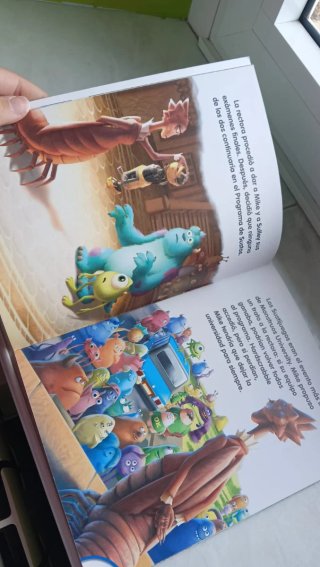 Monstruos University Libro con juegos y actividad