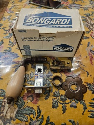 Pomo de puerta Bongardi porcelana forja (SOLO UNO)