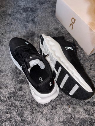 Scarpe On Running Cloudswift nere/bianche