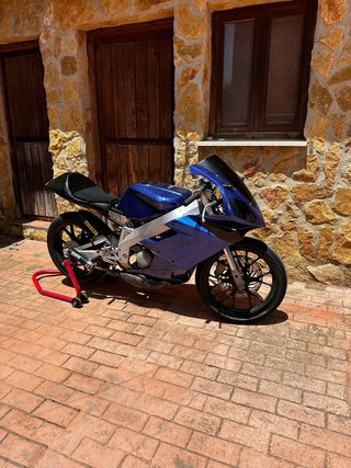 Derbi GPR sportbike azul