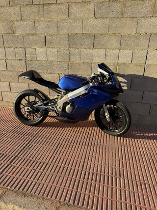 Derbi GPR sportbike azul