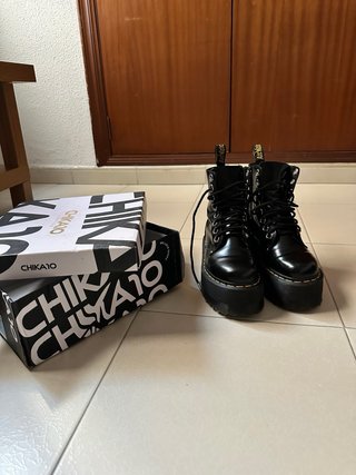 Botas Dr. Martens Negras Plataforma