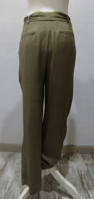 Pantalón fluido cintura alta. Trend Collection H&M