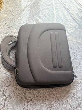 Funda portátil pequeña gris