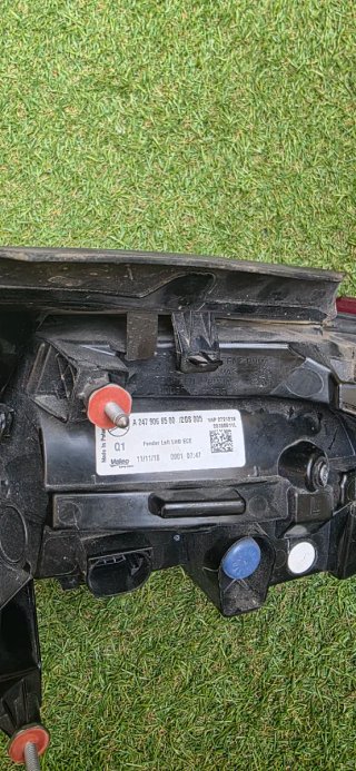 Piloto trasero izquierdo Mercedes B 247