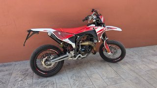 Fantic 49cc Supermoto Roja y Blanca
