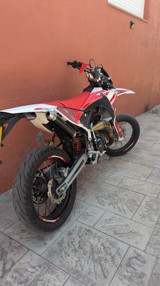 Fantic 49cc Supermoto Roja y Blanca