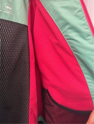 Chaqueta de esquí verde y rosa