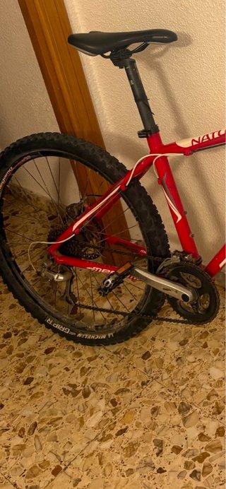 Bicicleta de Montaña Megamo Roja