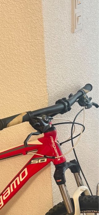 Bicicleta de Montaña Megamo Roja