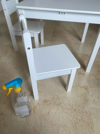 Mesa y 2 Sillas Infantiles Blancas