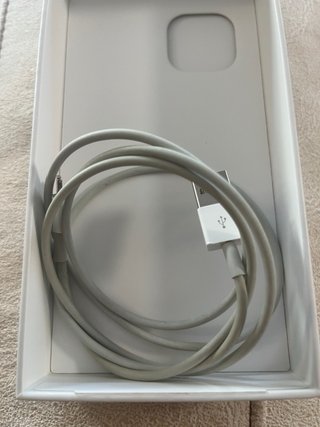 iPhone 13 Negro medianoche  y fundas