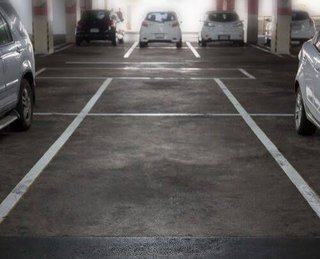 Se alquila plaza de garaje o parking en el centro