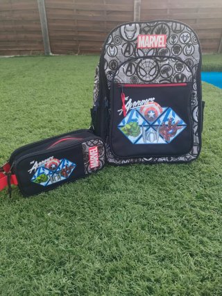 Mochila y estuche escolar Marvel Avengers