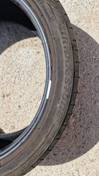 Neumático 225/40/18