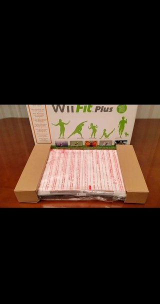 Nintendo Wii Fit Plus con Juegos y tabla fitness