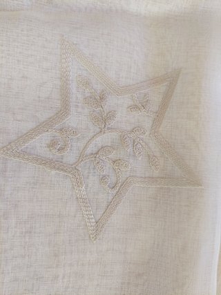 Cortina visillo con estrellas