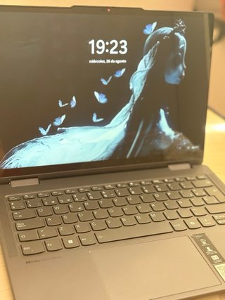 Lenovo Yoga 14 Intel Core Ultra 5 125U