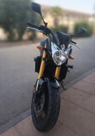Motocicleta Yamaha FZ8N 2015