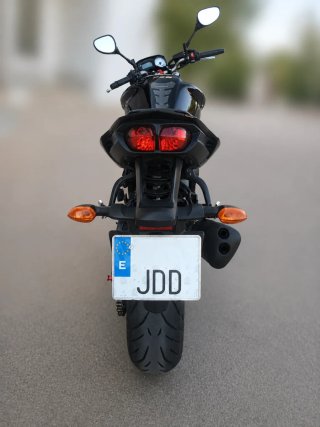 Motocicleta Yamaha FZ8N 2015