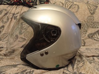Casco Moto Plateado con Visera