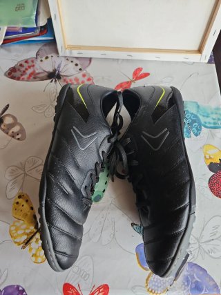 Zapatillas de fútbol sala negras turf