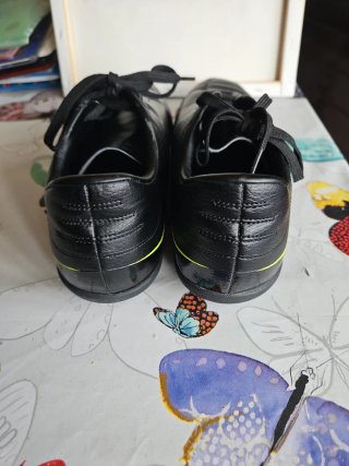 Zapatillas de fútbol sala negras turf