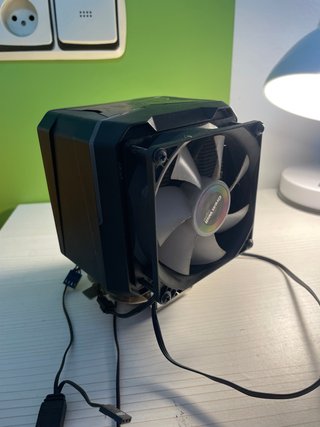 Procesador Intel Xeon E5-2689 y disipador