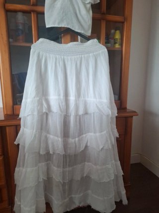 Conjunto Bershka Top y Falda Talla S