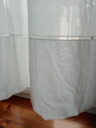 Dos cortinas largas blancas para balcón