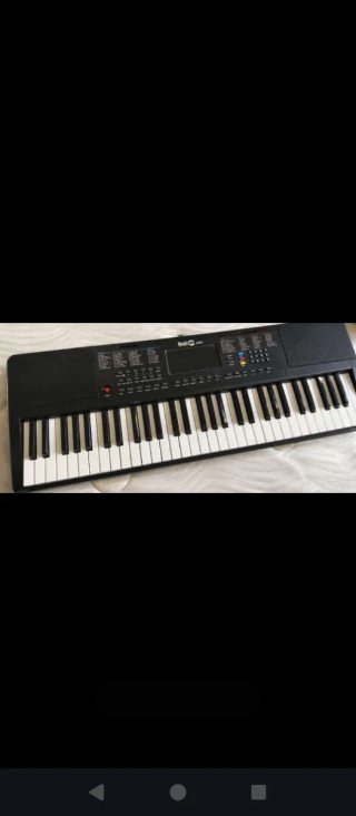 Piano por 100  euros precio negociable
