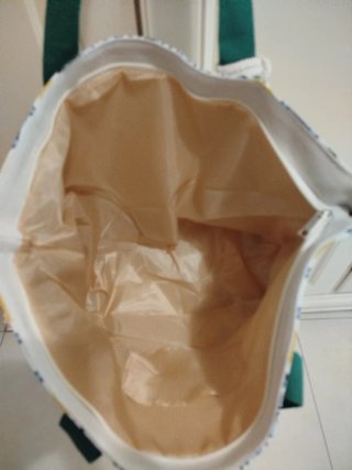 Borsa mare fantasia con pochette fantasia limoni.