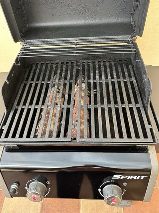 Barbacoa Weber E-210