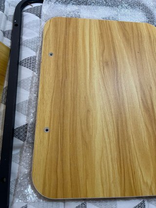 Mesa auxiliar C madera con ruedas | NUEVA