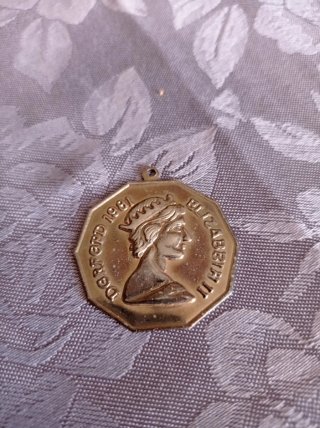 Ciondolo Regina Elisabetta 1981