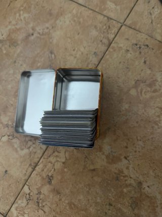 Caja de cartas Pokémon Espada y Escudo