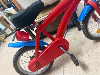 Bicicleta infantil roja con sillon acorchado nuevo