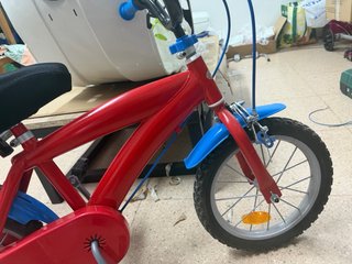 Bicicleta infantil roja con sillon acorchado nuevo